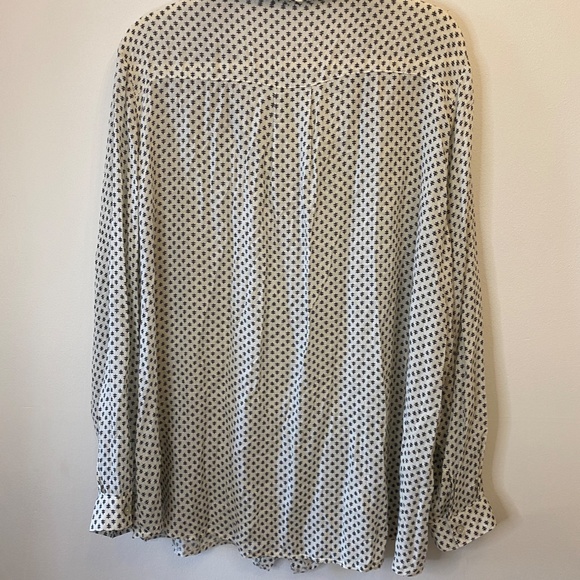 So SOFT Solitarie blouse - Picture 2 of 4